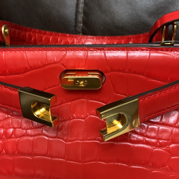 Tory Burch Lee Radziwill Petite Croc-Embossed Leather Bag - Picture 12 of 16